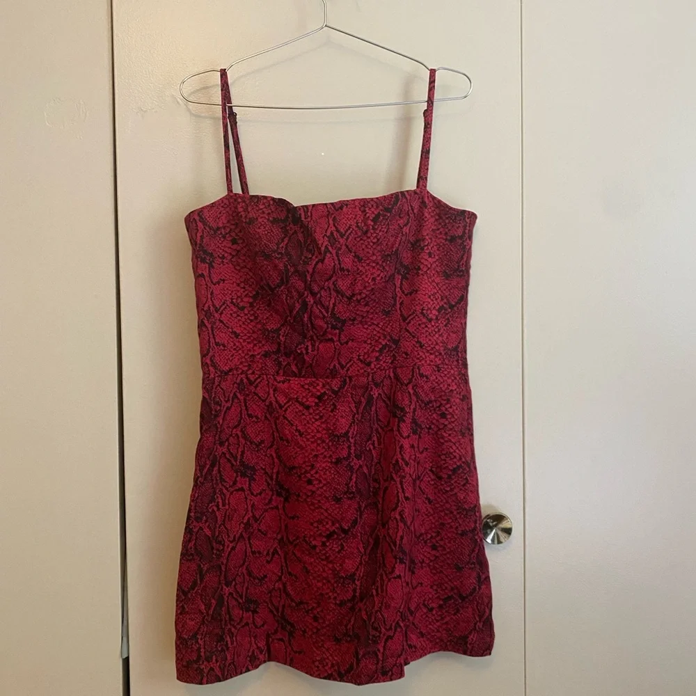 Reformation Morrison Red and Black Snake Print Mini Dress Size 12 - Picture 4 of 11